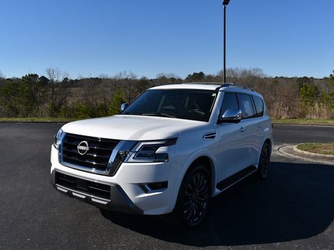 Used 2023 Nissan Armada Platinum w/ Captain's Chairs Package image 2