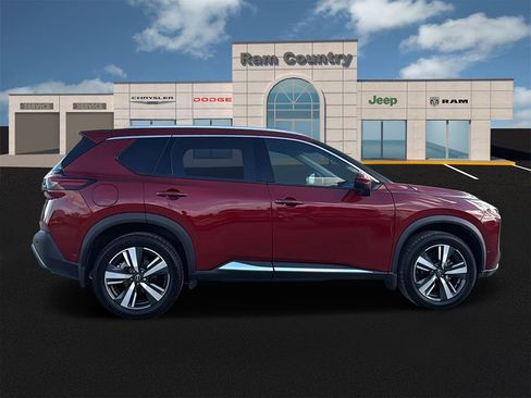 Used 2023 Nissan Rogue SL w/ SL Premium Package image 2