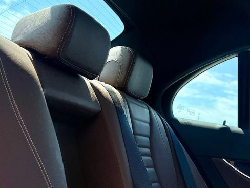 Used 2022 Mercedes-Benz E 450 4MATIC Sedan image 11