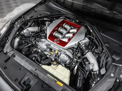 Used 2013 Nissan GT-R Premium AWD/4WD image 23