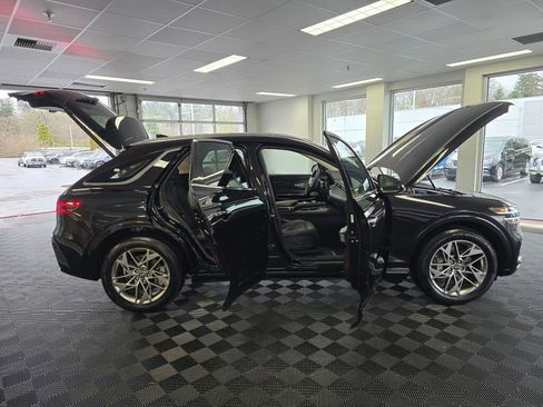 Used 2025 Genesis GV70 2.5T image 18