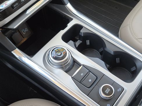 Used 2022 Ford Explorer XLT w/ Equipment Group 202A image 20