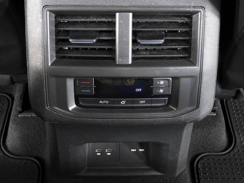 Used 2023 Volkswagen Atlas SE w/ Black Wheel Package FWD image 23
