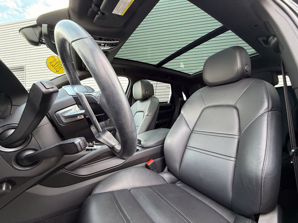 Used 2021 Porsche Cayenne AWD/4WD image 4
