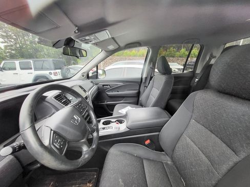 Used 2024 Honda Ridgeline Sport image 10