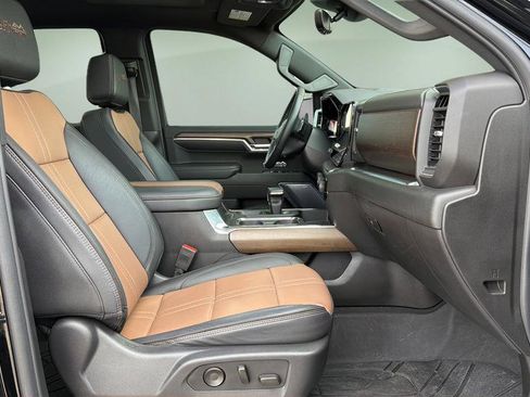 Used 2024 Chevrolet Silverado 1500 High Country w/ High Country Premium Package AWD/4WD image 11