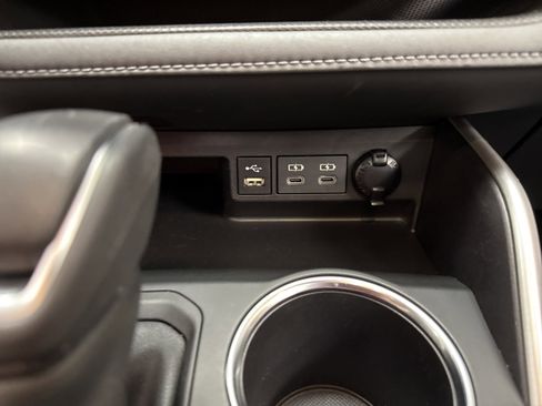 Used 2022 Toyota Highlander XLE image 50