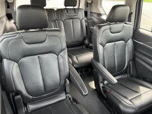 Used 2023 Jeep Grand Cherokee L Limited image 25