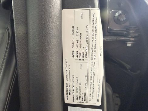 Certified 2025 Ford Escape Platinum image 24