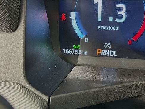 Used 2025 Ford Explorer ST-Line w/ ST-Line Street Pack image 13