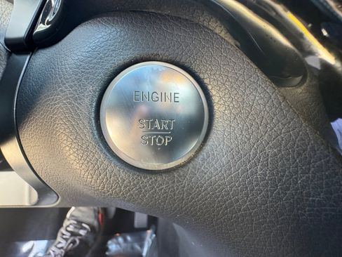 Used 2018 Mercedes-Benz GLE 350 4MATIC image 30