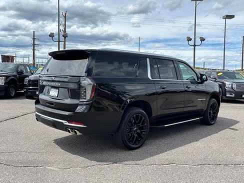 Certified 2025 Chevrolet Suburban High Country AWD/4WD image 5