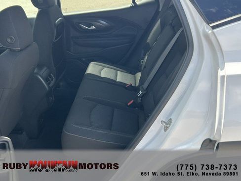 Used 2022 GMC Terrain SLE w/ Driver Convenience Package AWD/4WD image 21