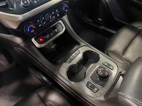 Used 2021 GMC Acadia SLT image 69