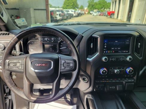 Used 2022 GMC Sierra 1500 AT4 w/ AT4 Premium Package AWD/4WD image 17