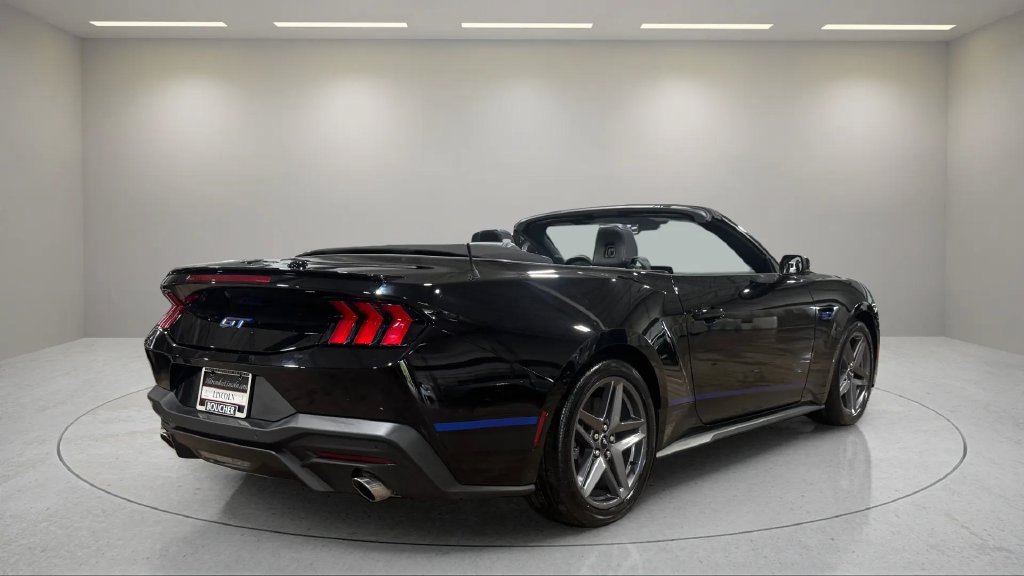 Used 2025 Ford Mustang GT Premium RWD image 3