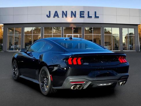 Used 2024 Ford Mustang Premium image 9