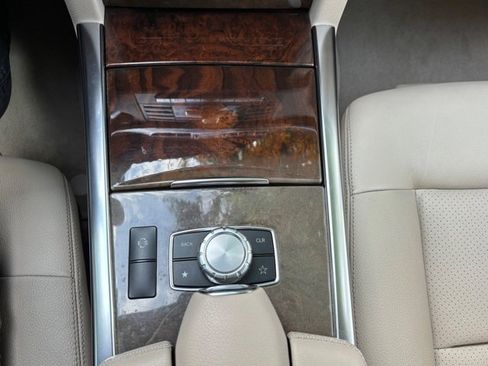 Used 2014 Mercedes-Benz E 350 Sedan image 45