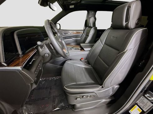 Used 2022 Cadillac Escalade Premium Luxury image 22