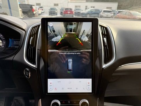 Used 2022 Ford Edge Titanium image 17