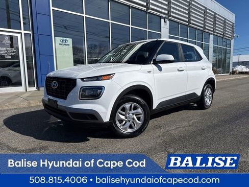 Used 2026 Hyundai Venue SE image 1