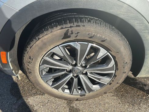 Used 2025 Buick Envision Preferred AWD/4WD image 9