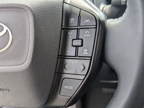Used 2025 Toyota Prius LE FWD image 14