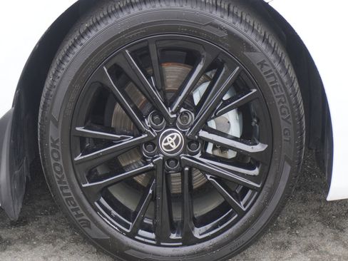 Used 2025 Toyota Camry SE image 5