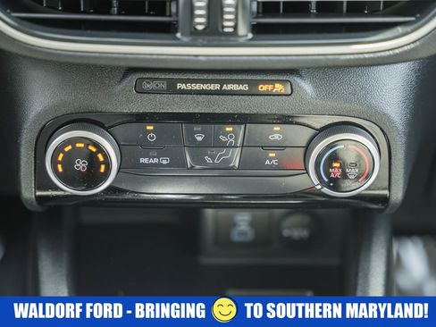 Used 2022 Ford Escape SE w/ SE Sport Appearance Package image 22