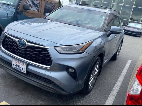 Used 2023 Toyota Highlander Limited w/ Protection Package #3 (TMS) FWD image 1
