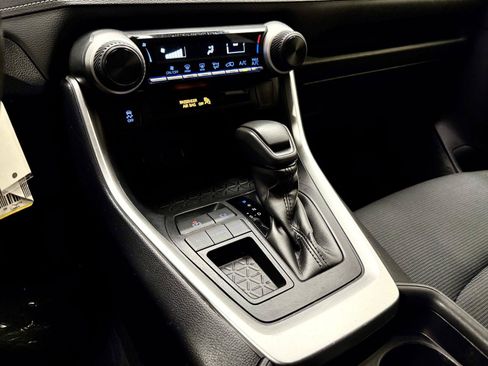 Used 2020 Toyota RAV4 LE w/ Carpet Mat Package FWD image 26
