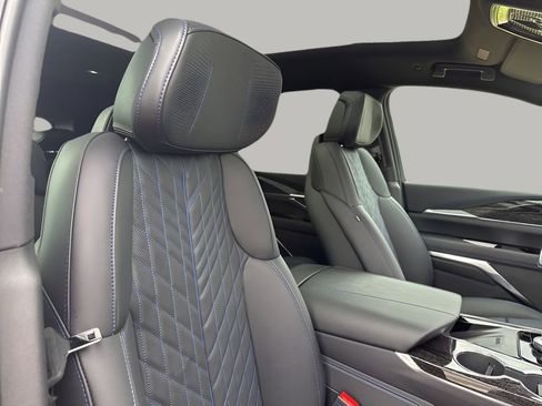 New 2026 Cadillac Escalade IQ Sport 1 w/ LPO, ONYX Package AWD/4WD image 17