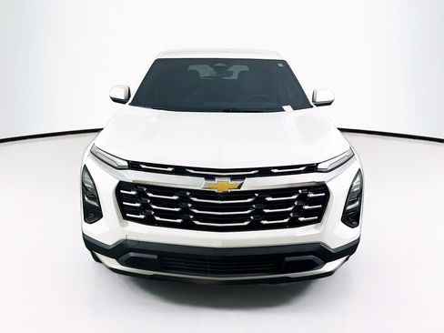 Used 2025 Chevrolet Equinox LT w/ Safety and Technology Package FWD image 2