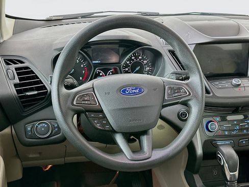 Used 2019 Ford Escape SE image 17