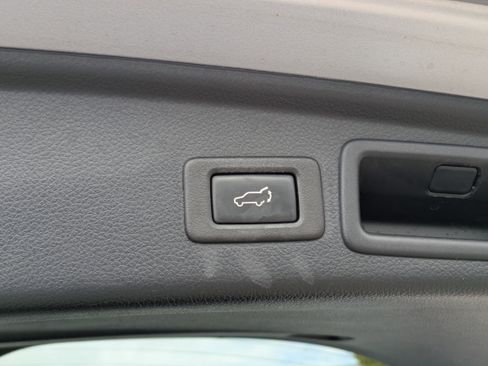 Used 2017 Subaru Forester 2.5i Limited image 14