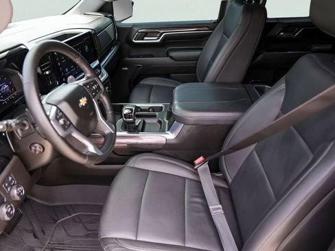 Used 2024 Chevrolet Silverado 1500 LTZ RWD image 12