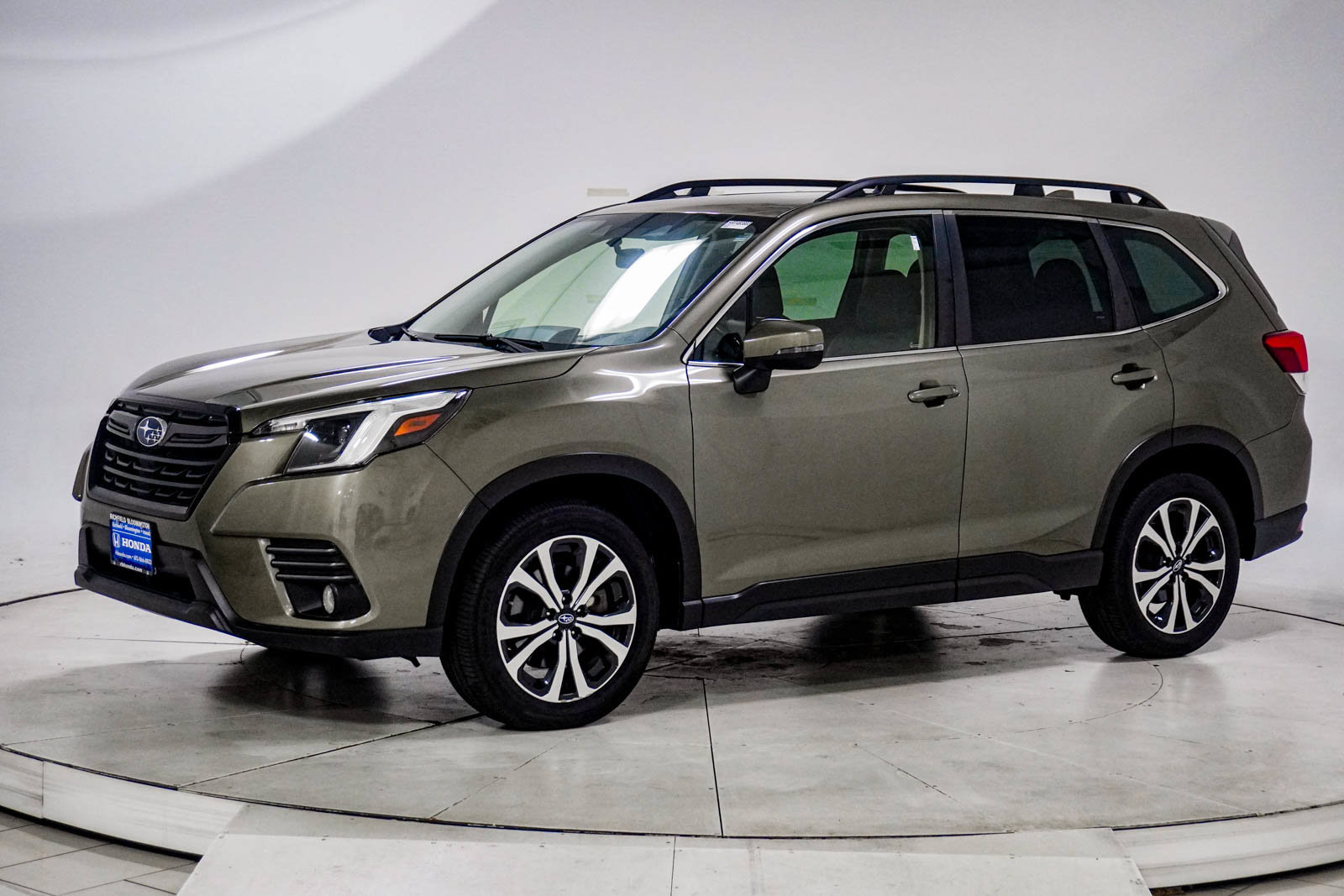 Used 2023 Subaru Forester Limited AWD/4WD image 4