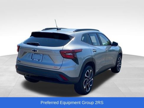 Certified 2024 Chevrolet Trax RS w/ Sunroof Package FWD image 3