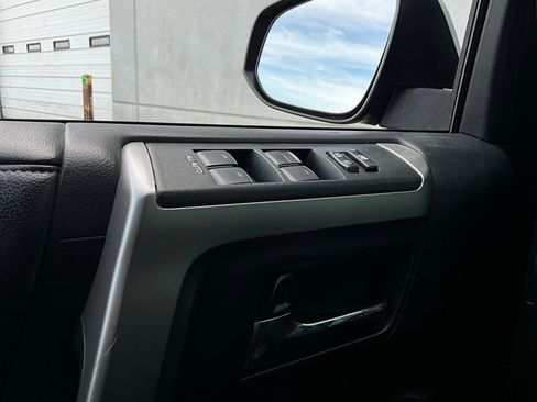 Used 2014 Toyota 4Runner SR5 image 20