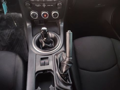 Used 2014 MAZDA MX-5 Miata Club image 8