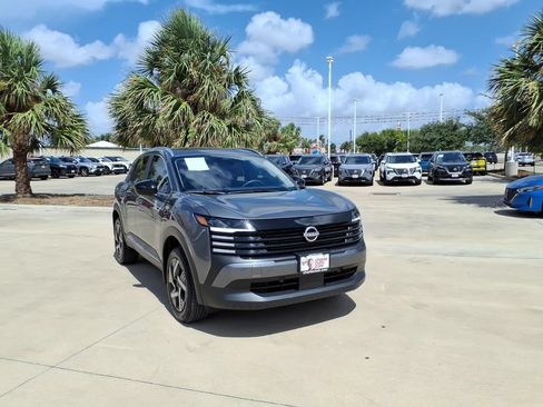 Used 2026 Nissan Kicks SV FWD image 7
