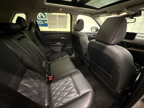 Used 2026 Nissan Rogue Platinum w/ Platinum Premium Package AWD/4WD image 6