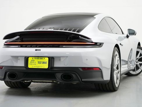Used 2025 Porsche 911 Carrera image 5