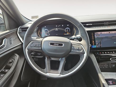 New 2026 Jeep Grand Cherokee L Limited AWD/4WD image 12