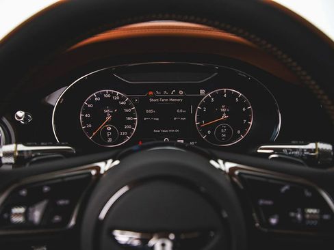 Used 2024 Bentley Continental GT image 18