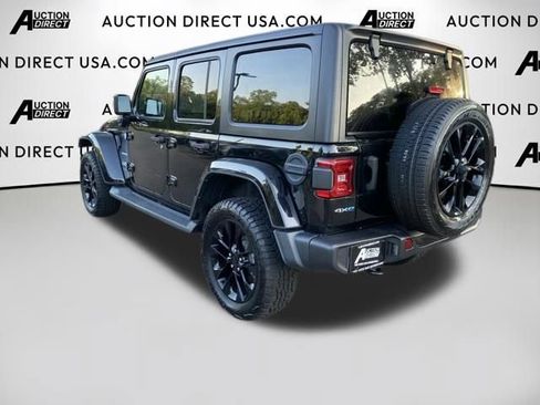 Used 2021 Jeep Wrangler Unlimited Sahara w/ Dual Top Group AWD/4WD image 21