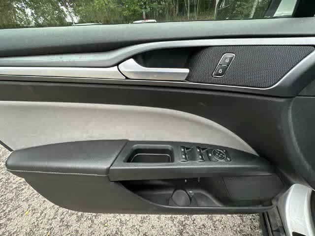Used 2014 Ford Fusion S FWD image 13