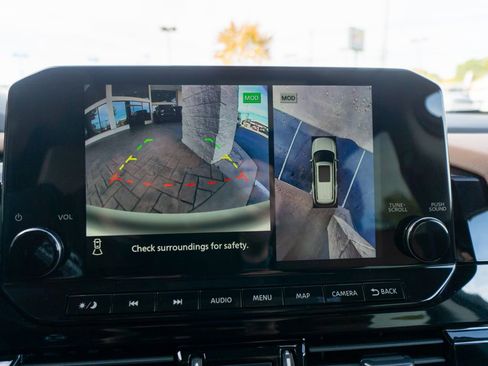 Used 2024 Nissan Pathfinder Platinum w/ Cargo Package image 24