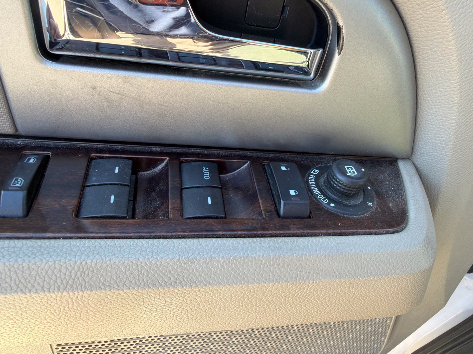 Used 2010 Ford Expedition Limited RWD image 23