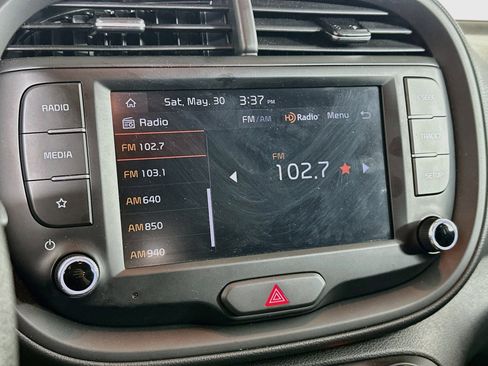 Used 2025 Kia Soul LX w/ LX Technology Package FWD image 21